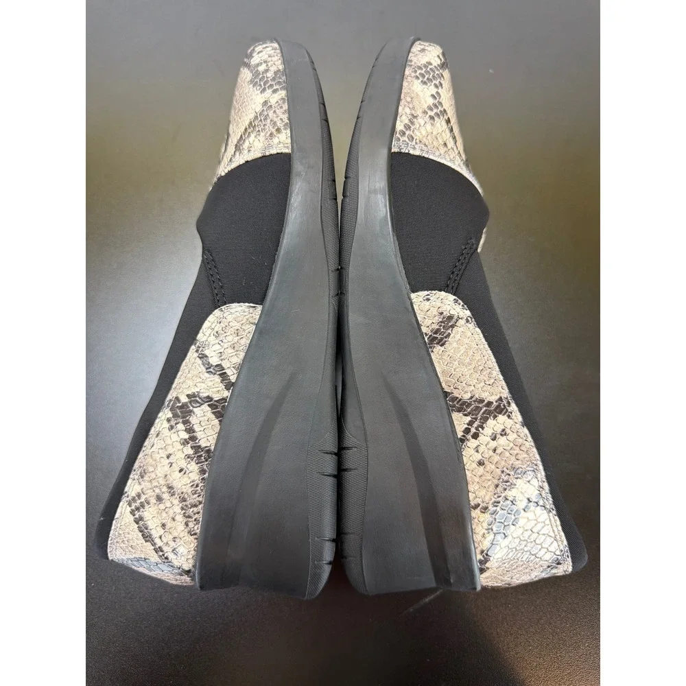 Clarks Ultimate Comfort Suttyn Walk Grey Snake Python Gris Slip On Wedges Size 9
